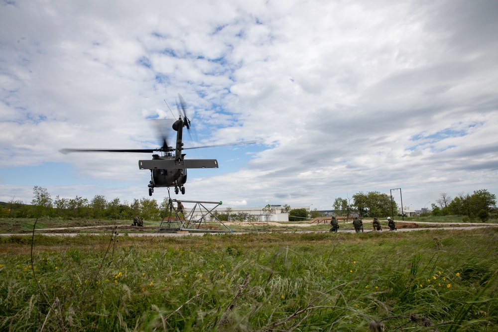 KFOR RC-E engineers and aviation team up to complete obstacle course project at Camp Vrelo