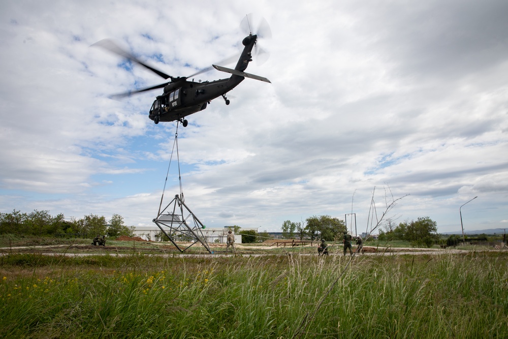 KFOR RC-E engineers and aviation team up to complete obstacle course project at Camp Vrelo