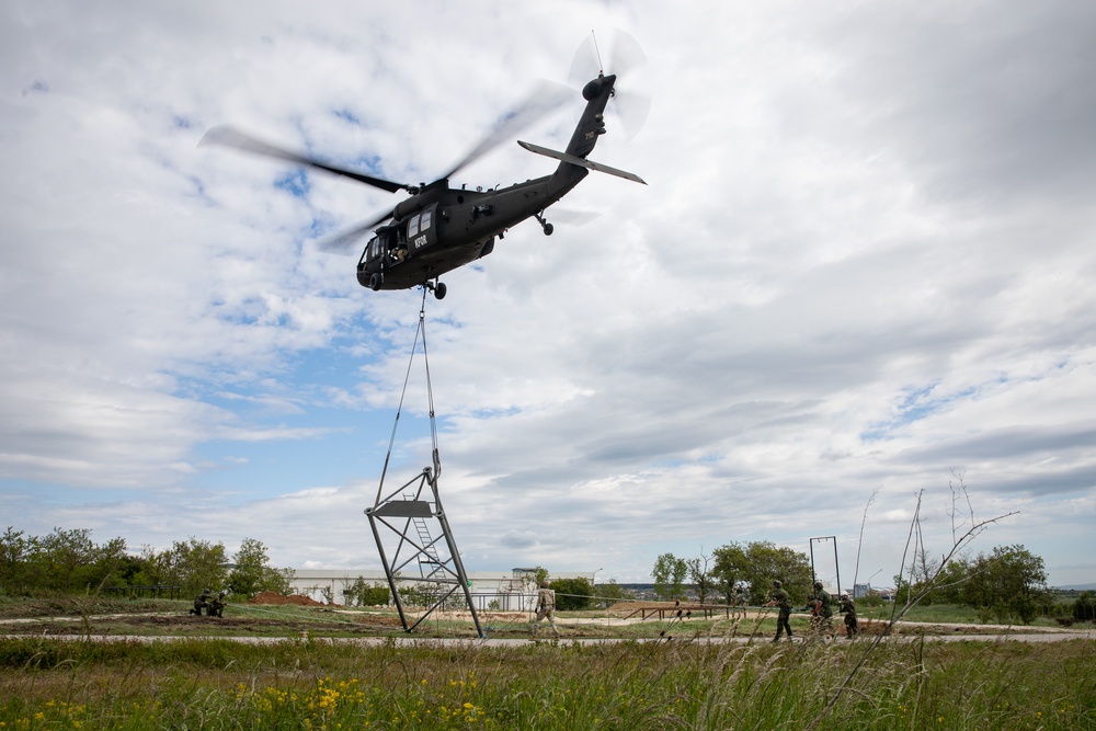 KFOR RC-E engineers and aviation team up to complete obstacle course project at Camp Vrelo