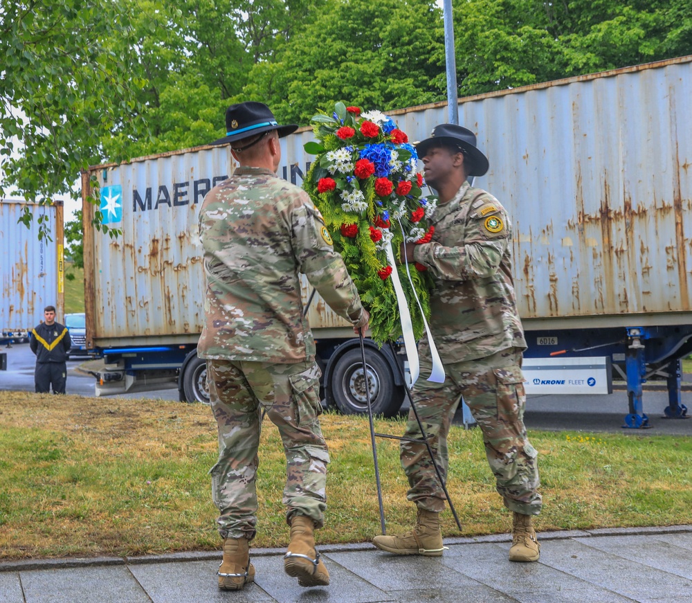 2CR Honors Fallen Dragoons in Memorial Day Observance