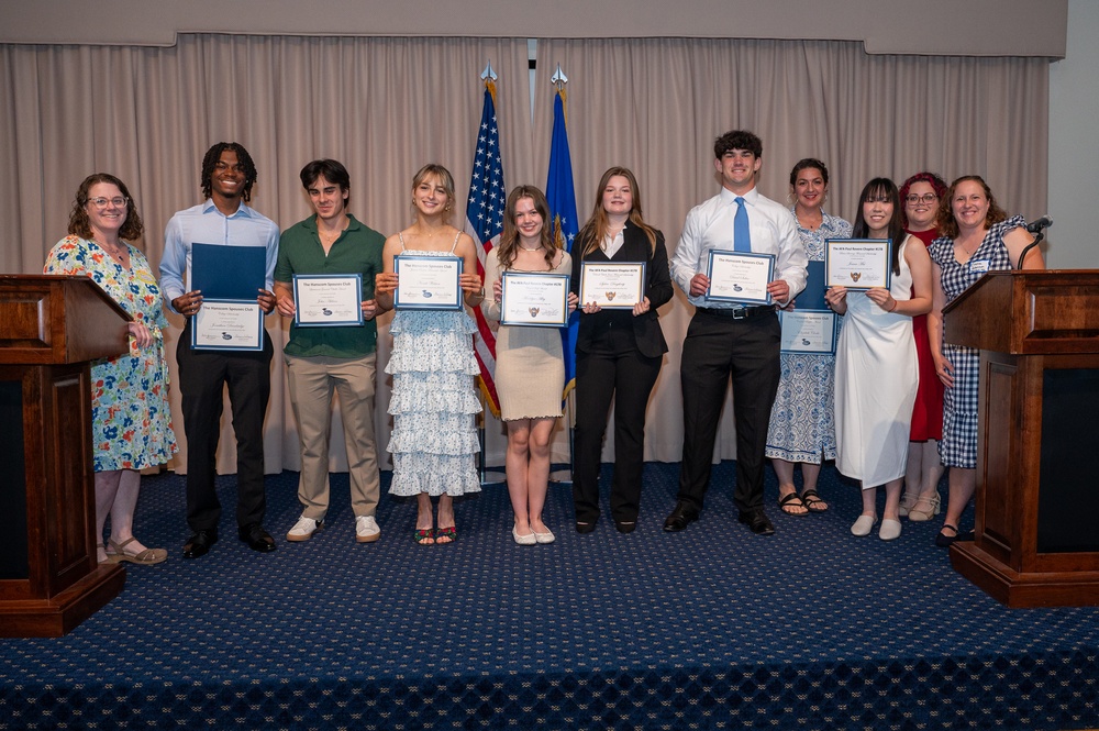 HSC presents scholarships to graduating seniors and spouses