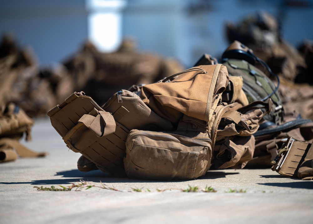 U.S. Marines, Soldiers conduct air mobility and ground defense training