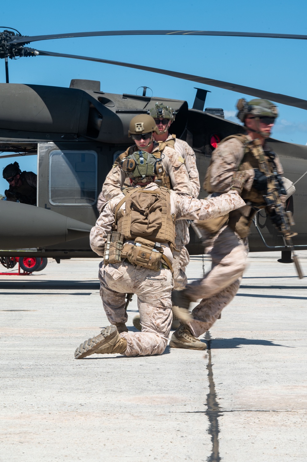 U.S. Marines, Soldiers conduct air mobility and ground defense training