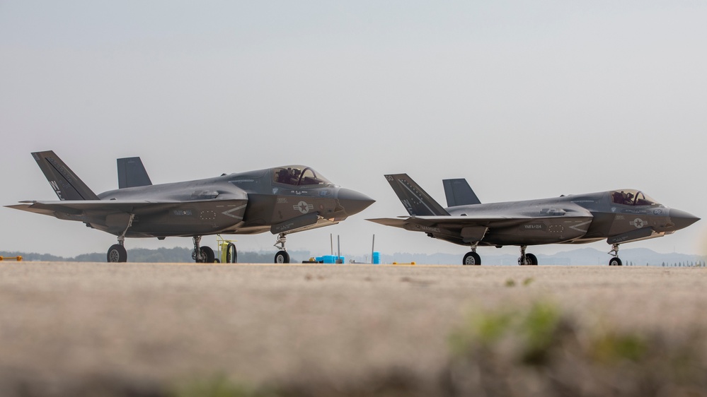 U.S. Marines begin flight operations out of Osan Air Base
