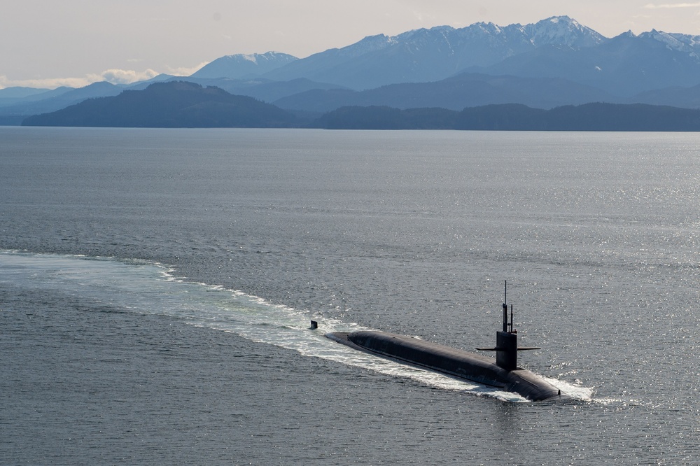 USS Maine (SSBN 741) transits the Puget Sound
