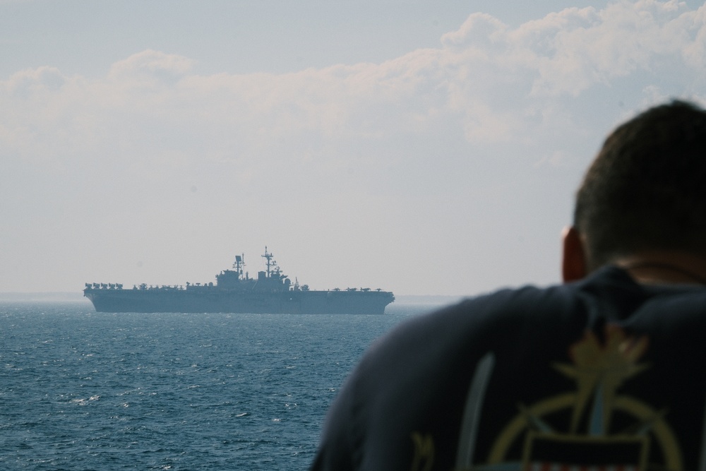 US Navy, US Marine Corps and US Coast Guard participate in integrated high-end Joint and combined combat exercises