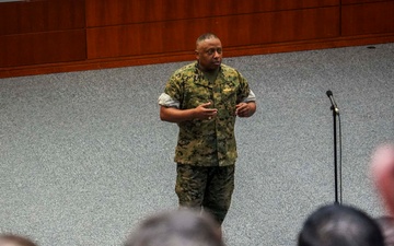Joint Staff Director for Intelligence visits Naval War College