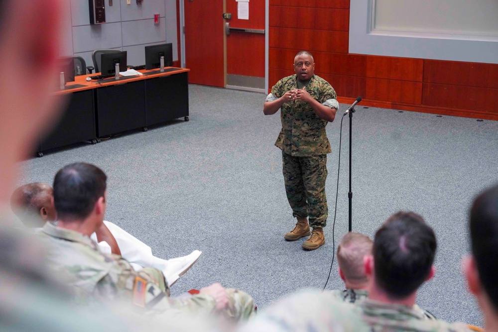 Joint Staff Director for Intelligence visits Naval War College