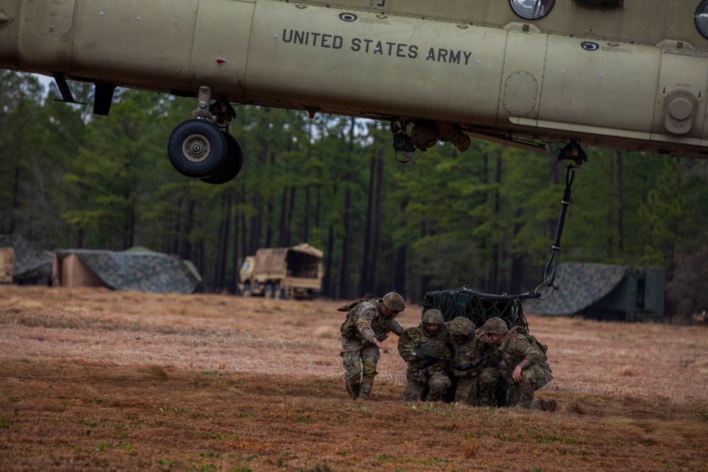 2-3 GSAB sling-load training with 2nd Armored Brigade Combat Team