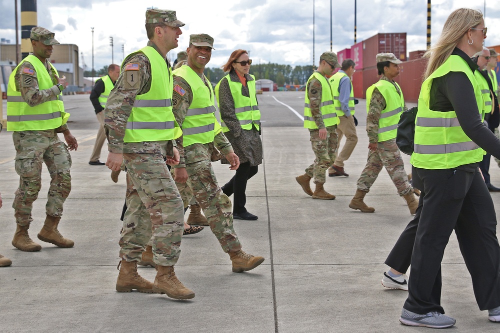 JDDEB leaders visit Port of Tacoma