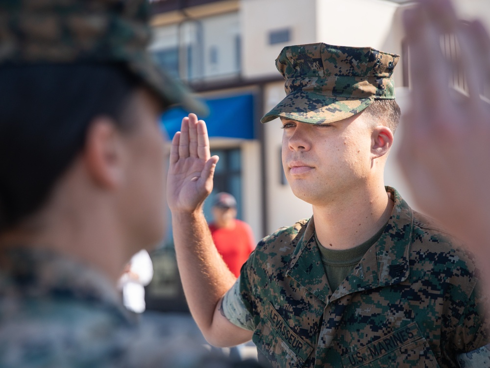 15th MEU Intelligence Marines Re-Enlist