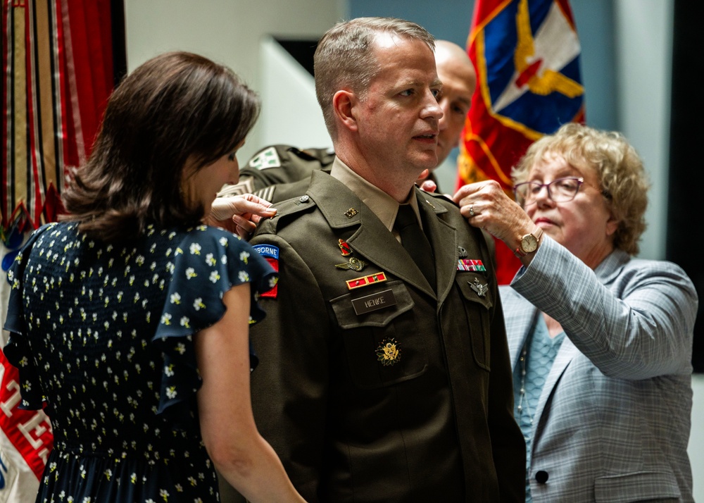 Henke Frocked to Brigadier General at Fort Sill Ceremony