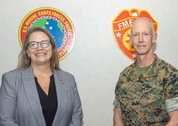 COMMARFORPAC meets with U.S. Embassy Canberra DV