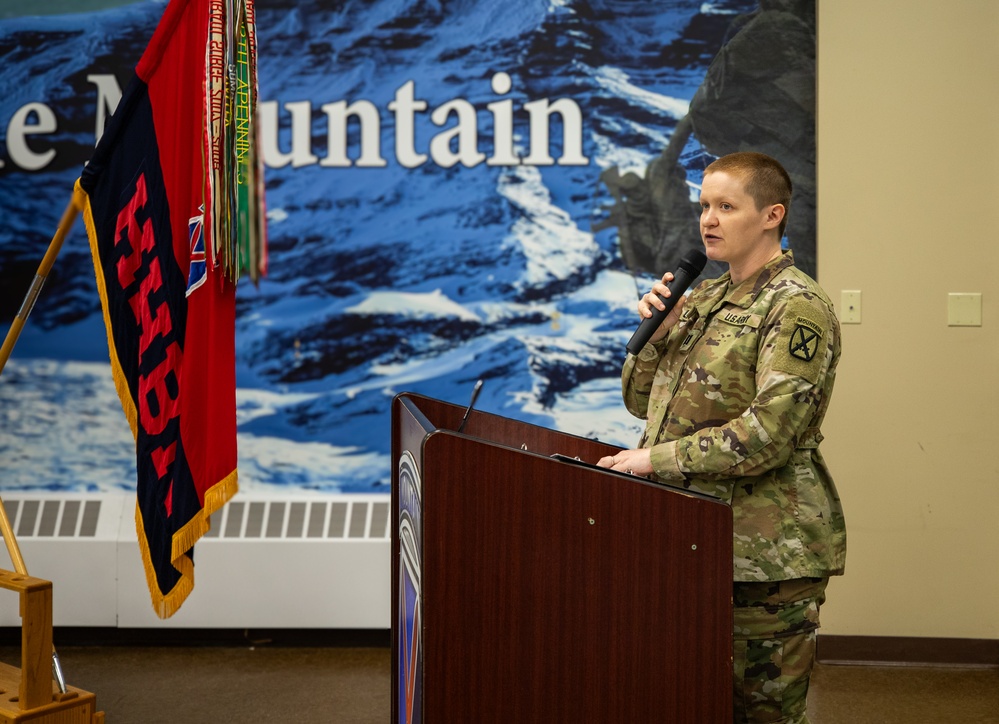 Signal Intelligence and Sustainment Company, Headquarters and Headquarters Battalion, 10th Mountain Division (LI) Change of Command Ceremony