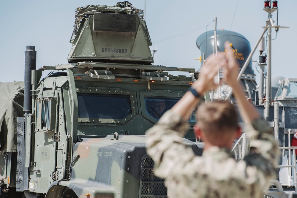 2nd Battalion, 11th Marines, Assault Craft Unit 5 Practice Onload Drills