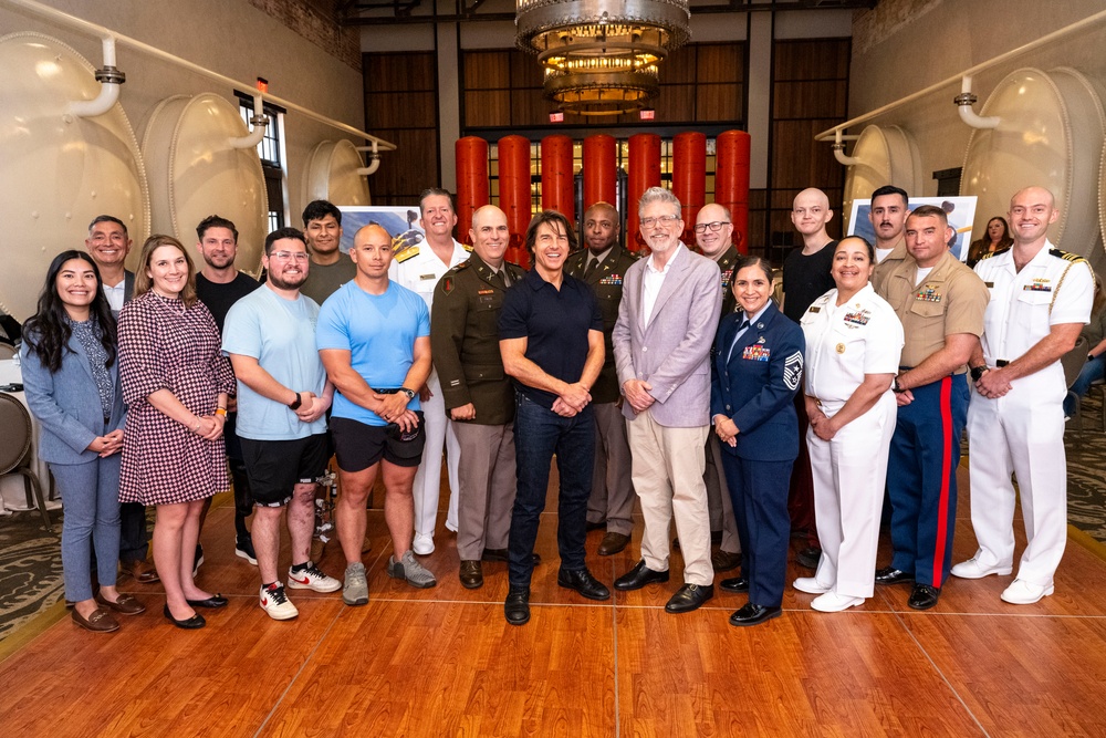 Tom Cruise meets with wounded warriors, Gold Star families and service members from JBSA