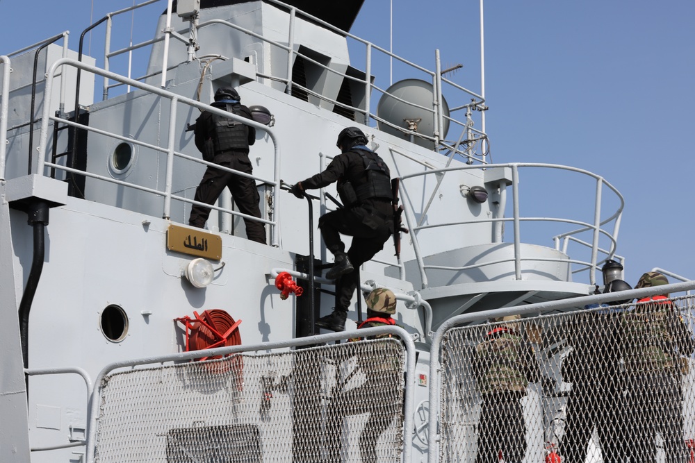 US, Ghana, Morocco Special Forces demonstrate maritime assault and explosive chemical attack operations at African Lion 2025