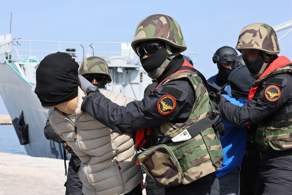 US, Ghana, Morocco Special Forces demonstrate maritime assault and explosive chemical attack operations at African Lion 2025
