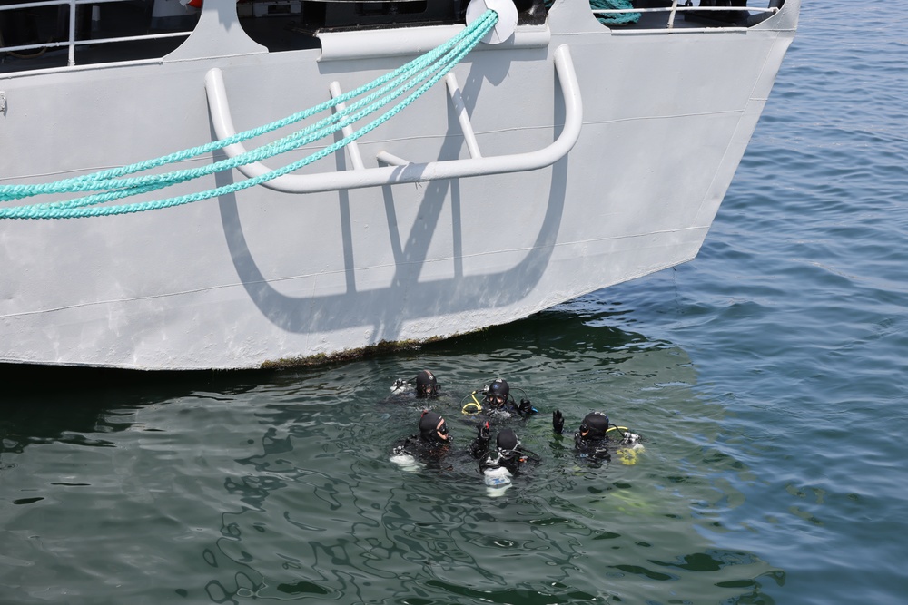 US, Ghana, Morocco Special Forces demonstrate maritime assault and explosive chemical attack operations at African Lion 2025