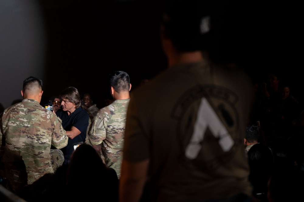 Tom Cruise meets with wounded warriors, Gold Star families and service members from JBSA