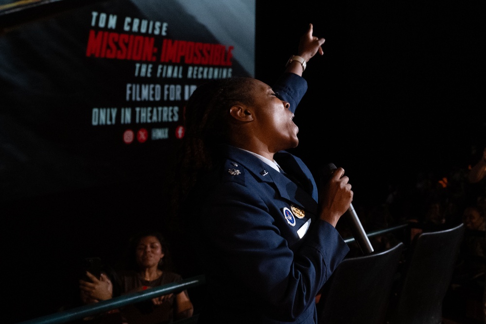 Tom Cruise meets with wounded warriors, Gold Star families and service members from JBSA
