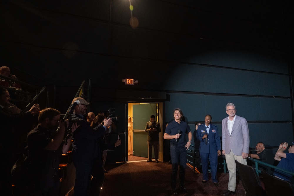 Tom Cruise meets with wounded warriors, Gold Star families and service members from JBSA
