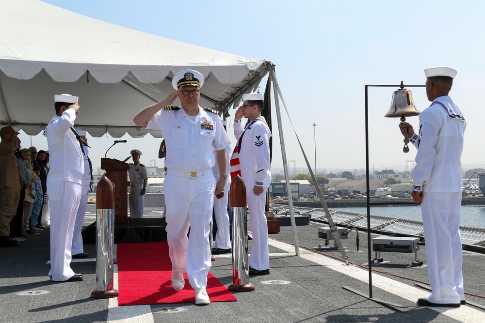 USS Kingsville (LCS 36) Conducts Change of Command