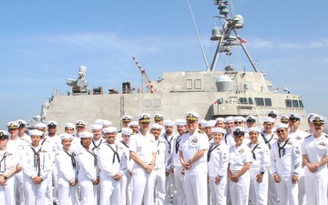 USS Kingsville (LCS 36) Conducts Change of Command