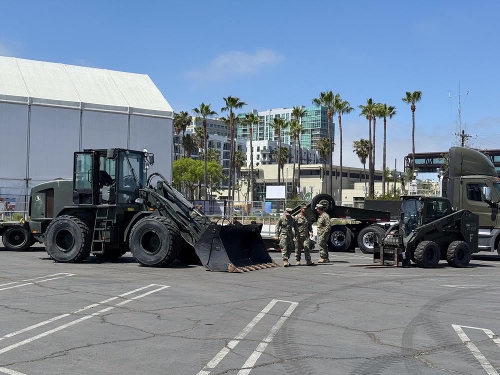 Seabees from NMCB-4 and UCT-2 Showcase Naval Construction Capabilities During Fleet Week 2025 Kickoff