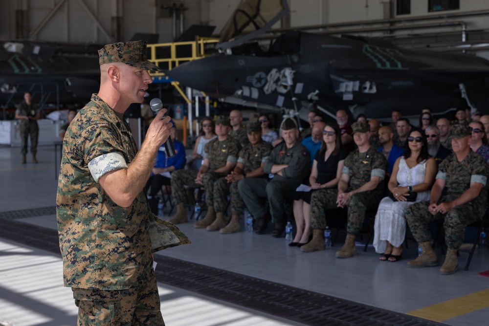 VMFA-225 conducts a relief and appointment ceremony
