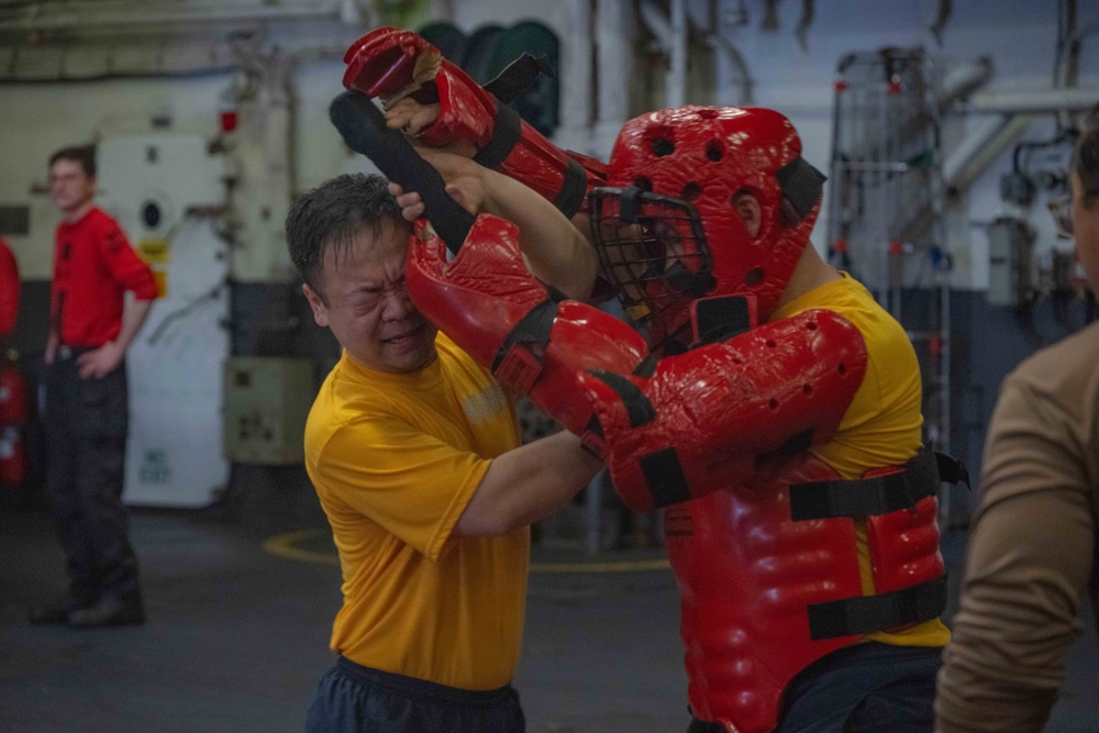 USS America Conducts Between the Lifeline Training.