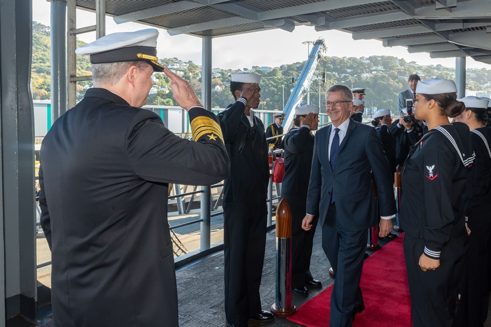Distinguished visitors tour USS Blue Ridge (LCC19)