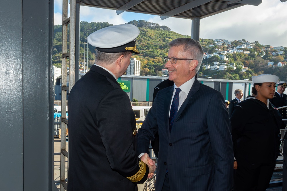 Distinguished visitors tour USS Blue Ridge (LCC19)
