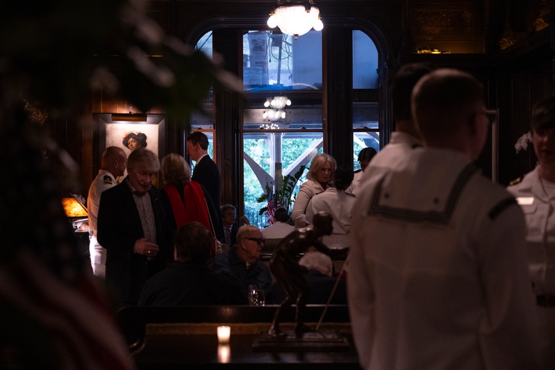 FWNY25: U.S. service members and club members attend dinner at the National Arts Club