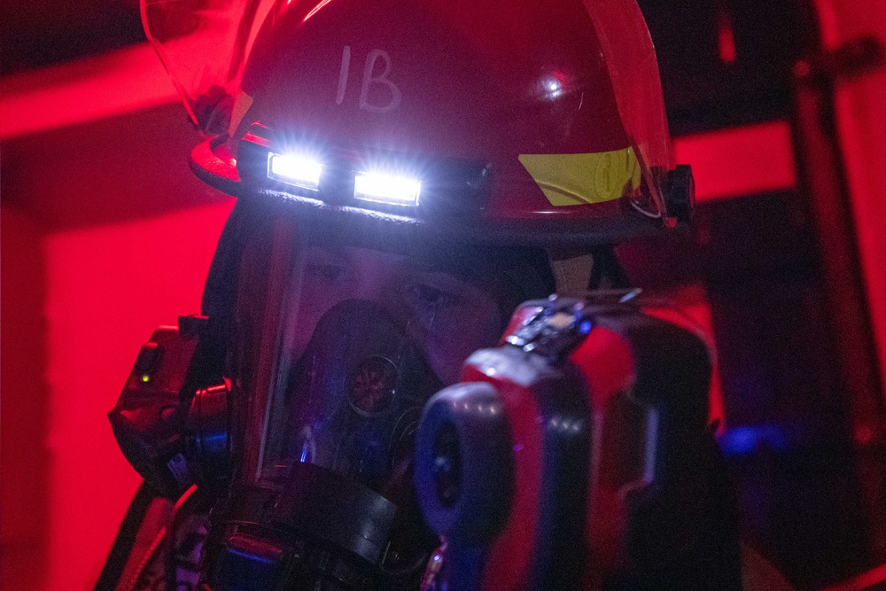 Sailors aboard USS George Washington conduct damage control drills