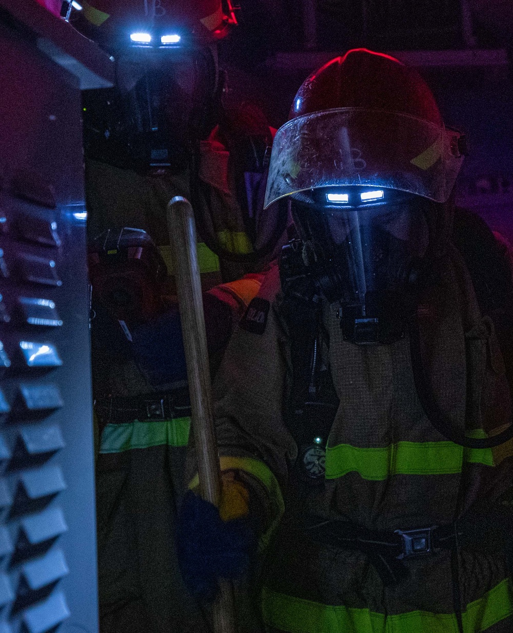 Sailors aboard USS George Washington conduct damage control drills