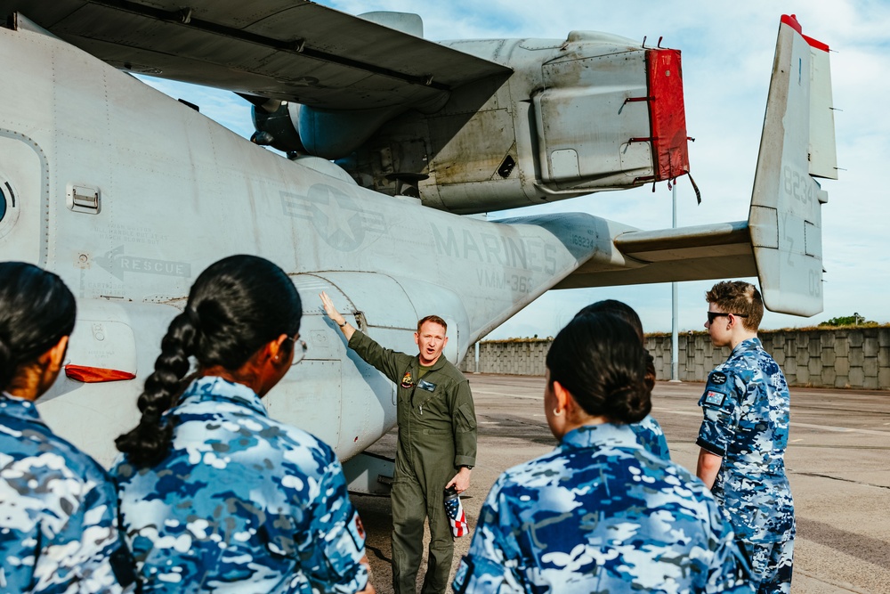 MRF-D 25.3: U.S. Marines host Osprey tour for Australian Air Force Cadets