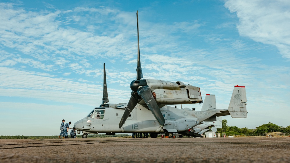 MRF-D 25.3: U.S. Marines host Osprey tour for Australian Air Force Cadets