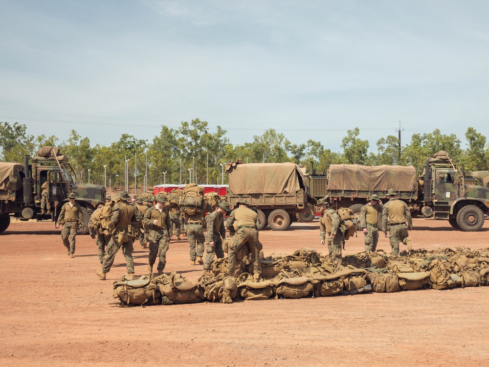 MRF-D 25.3: 2nd Bn., 1st Marines conducts live-fire ranges during Predator’s Walk