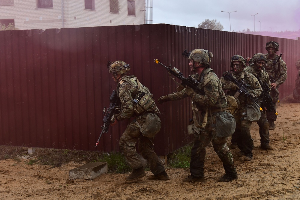 Swift Response 2025: 173rd Airborne Brigade and French soldiers conduct a Military Operation on Urban Terrain