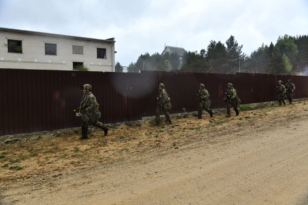 Swift Response 2025: 173rd Airborne Brigade and French soldiers conduct a Military Operation on Urban Terrain