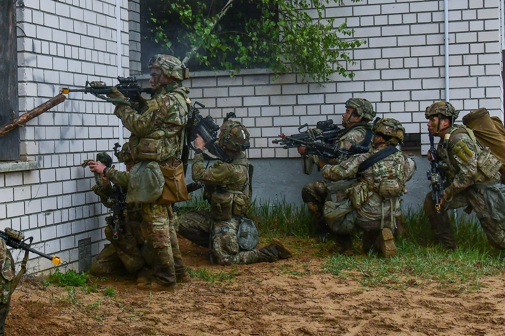 Swift Response 2025: 173rd Airborne Brigade and French soldiers conduct a Military Operation on Urban Terrain