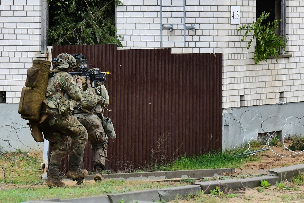 Swift Response 2025: 173rd Airborne Brigade and French soldiers conduct a Military Operation on Urban Terrain