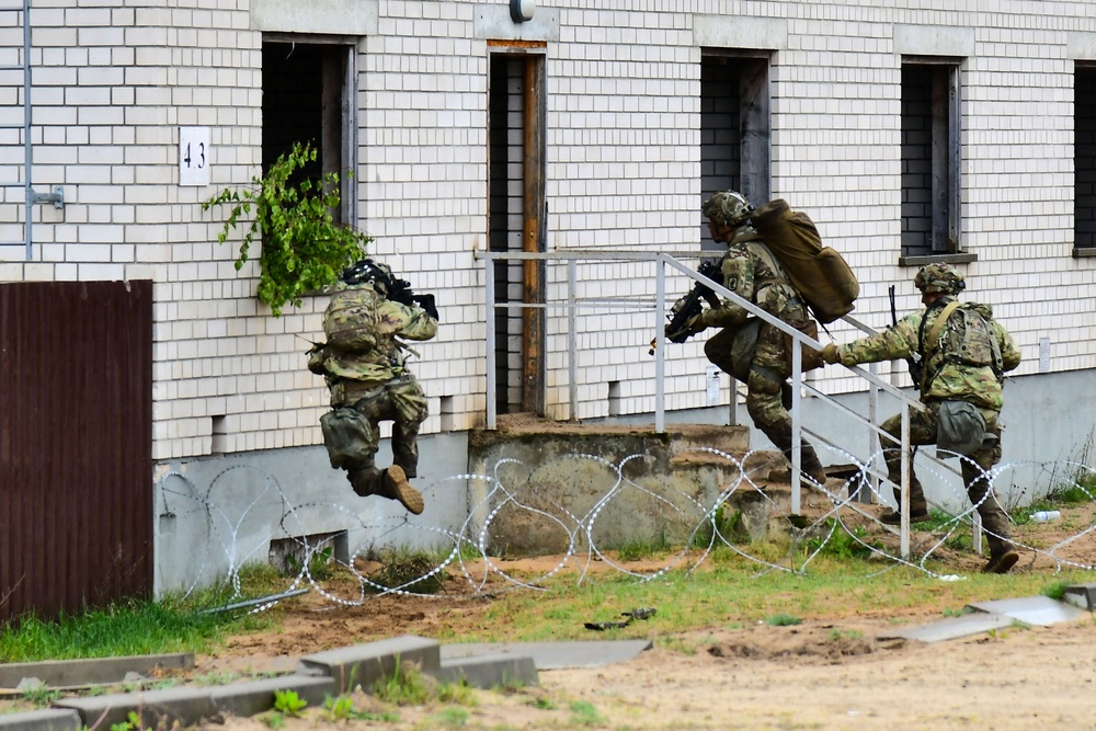 Swift Response 2025: 173rd Airborne Brigade and French soldiers conduct a Military Operation on Urban Terrain