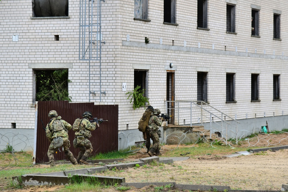 Swift Response 2025: 173rd Airborne Brigade and French soldiers conduct a Military Operation on Urban Terrain