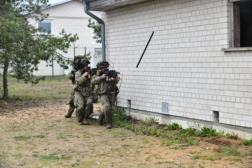 Swift Response 2025: 173rd Airborne Brigade and French soldiers conduct a Military Operation on Urban Terrain