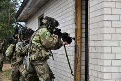Swift Response 2025: 173rd Airborne Brigade and French soldiers conduct a Military Operation on Urban Terrain [Image 1 of 15]