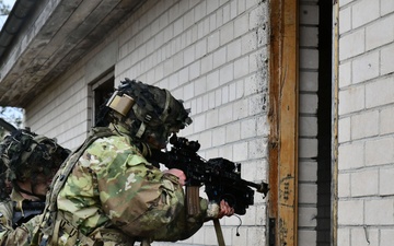 Swift Response 2025: 173rd Airborne Brigade and French soldiers conduct a Military Operation on Urban Terrain