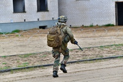 Swift Response 2025: 173rd Airborne Brigade and French soldiers conduct a Military Operation on Urban Terrain [Image 10 of 15]