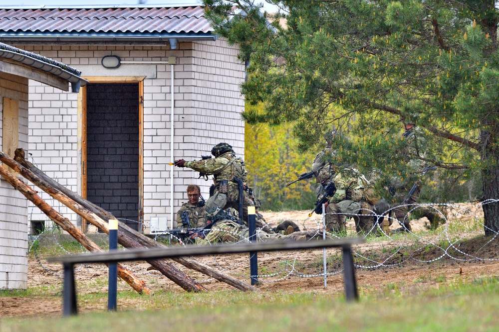 Swift Response 2025: 173rd Airborne Brigade and French soldiers conduct a Military Operation on Urban Terrain